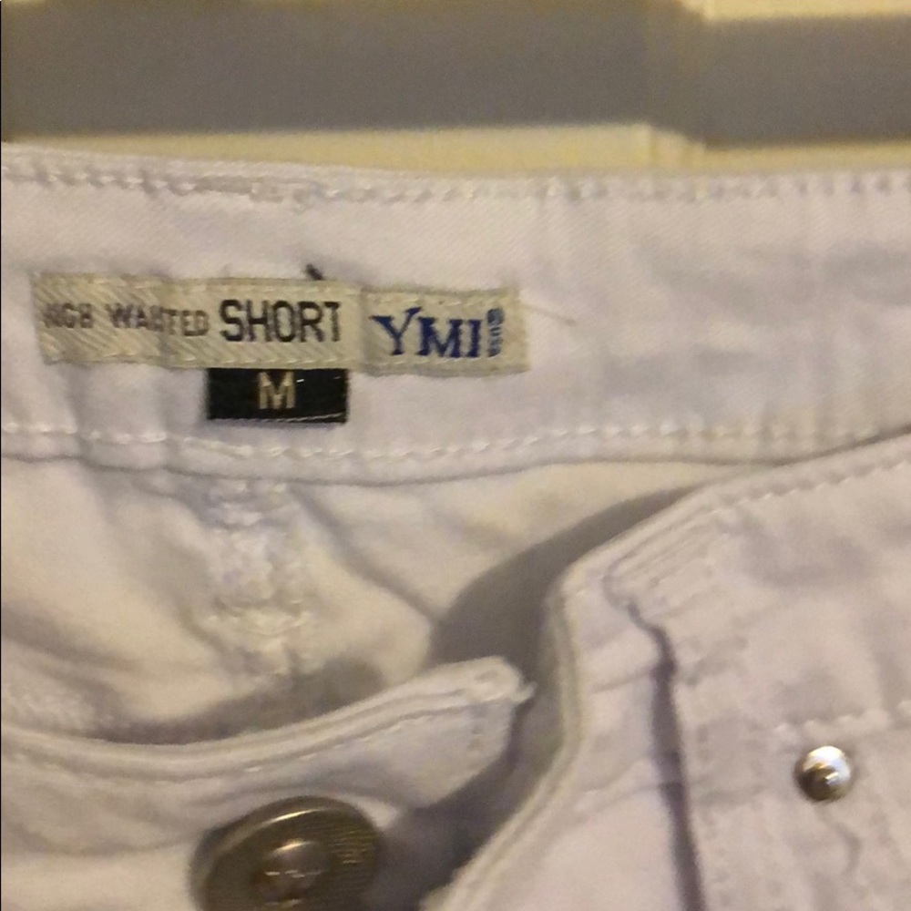 Shorts - Picture 3 of 3